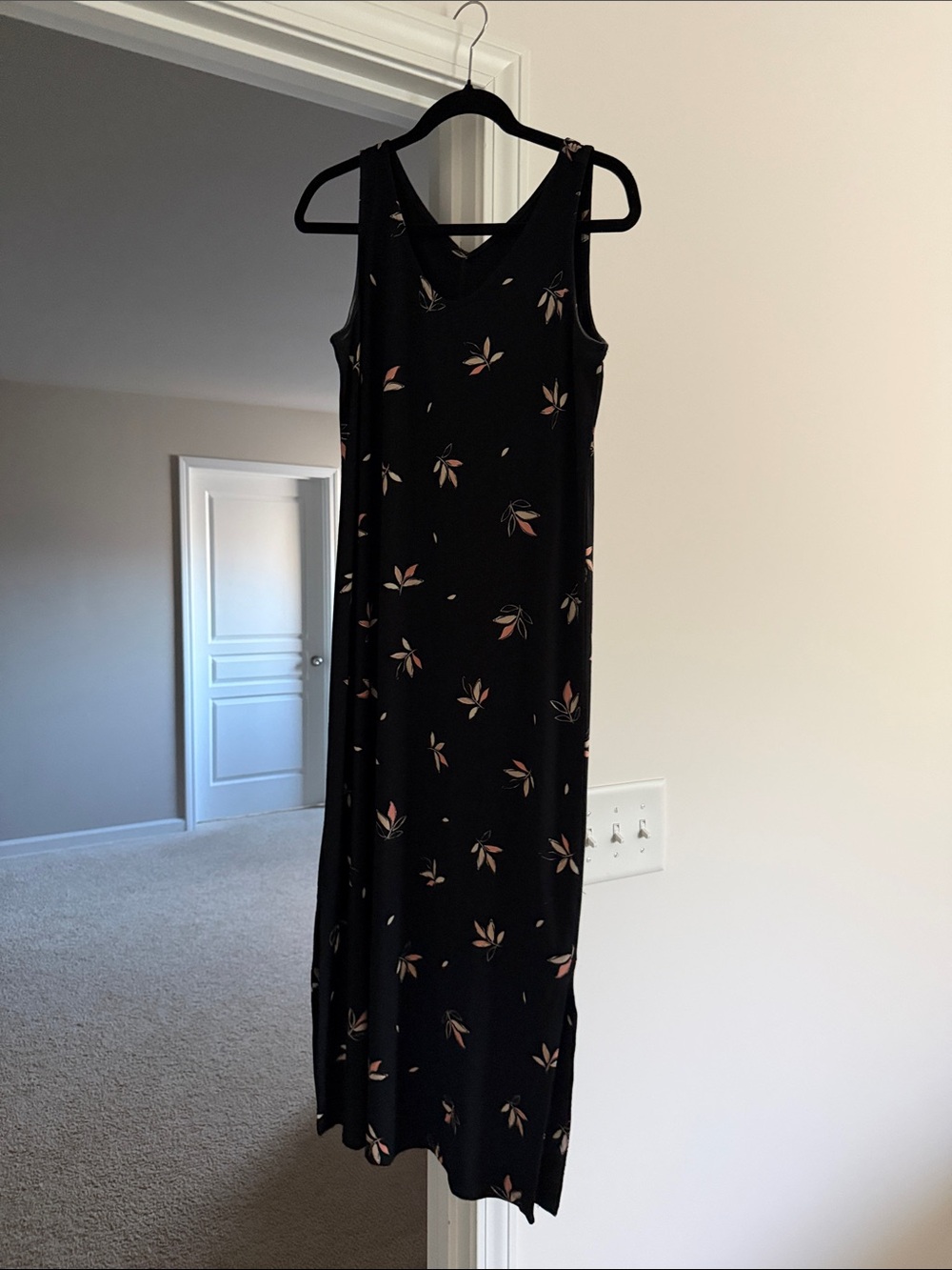 J Jill Wearable collection Black Floral V-Neck Sleeveless Maxi Dress